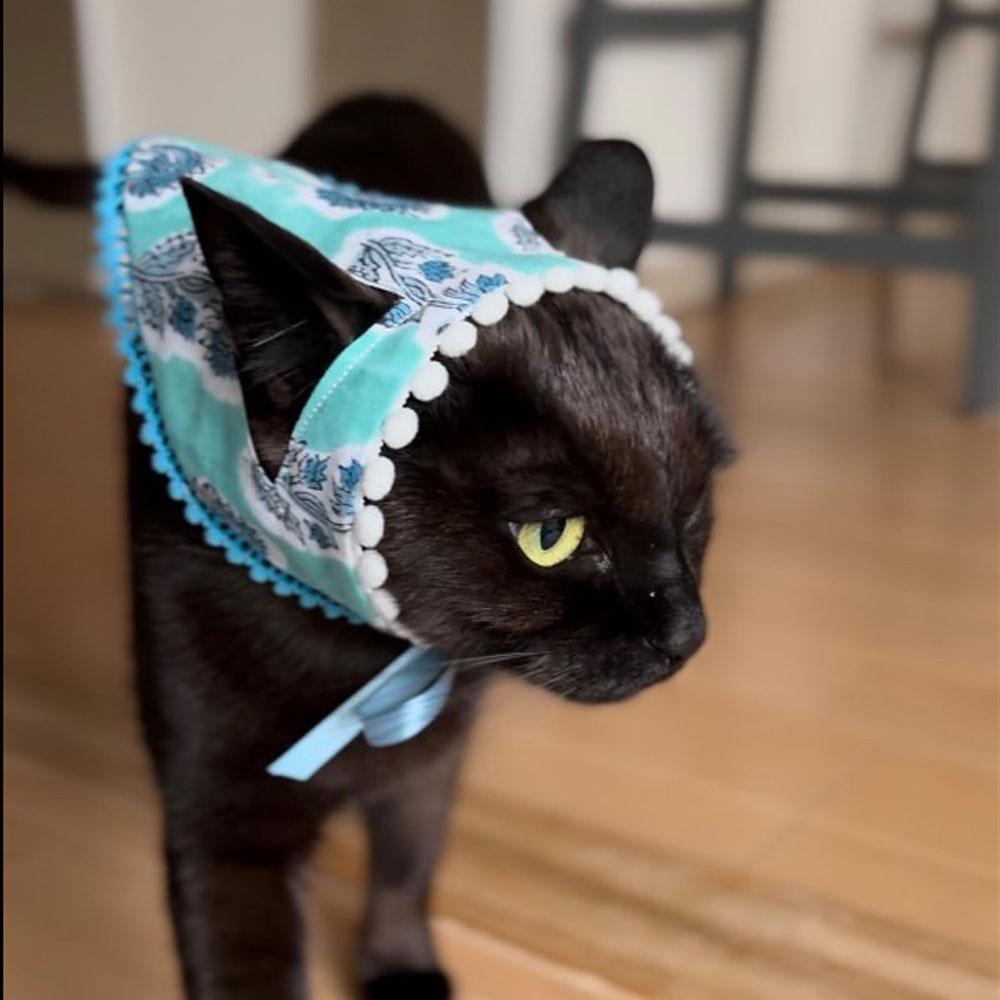 ねこのバブーシュカ【グリーン系】　三角巾　インドブロックハンドプリント